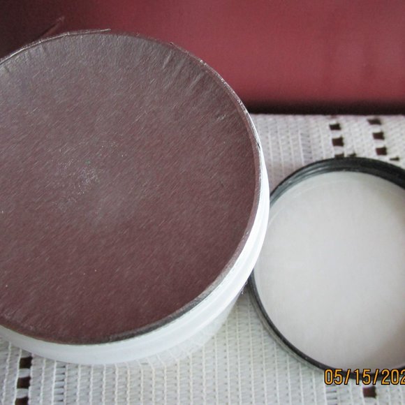 L'BRI Pure & Natural Radiance BODY SCRUB 12 oz  Essential Oil Blend - Picture 6 of 6